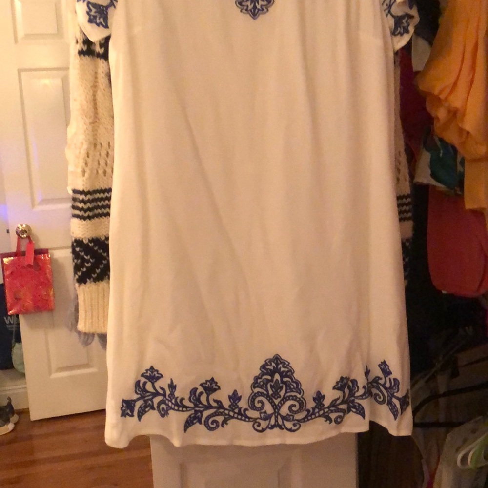 Dress - Picture 2 of 3
